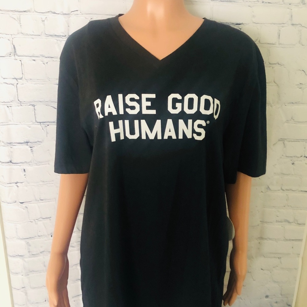 Mom Culture V neck black Tee shirt.